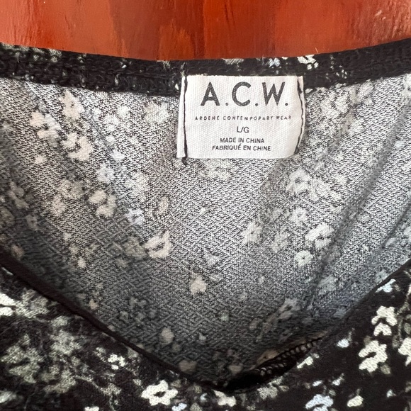 Ardene floral crop top. Size L - Picture 2 of 2